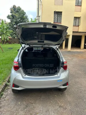 Toyota Vitz 2019 Silver