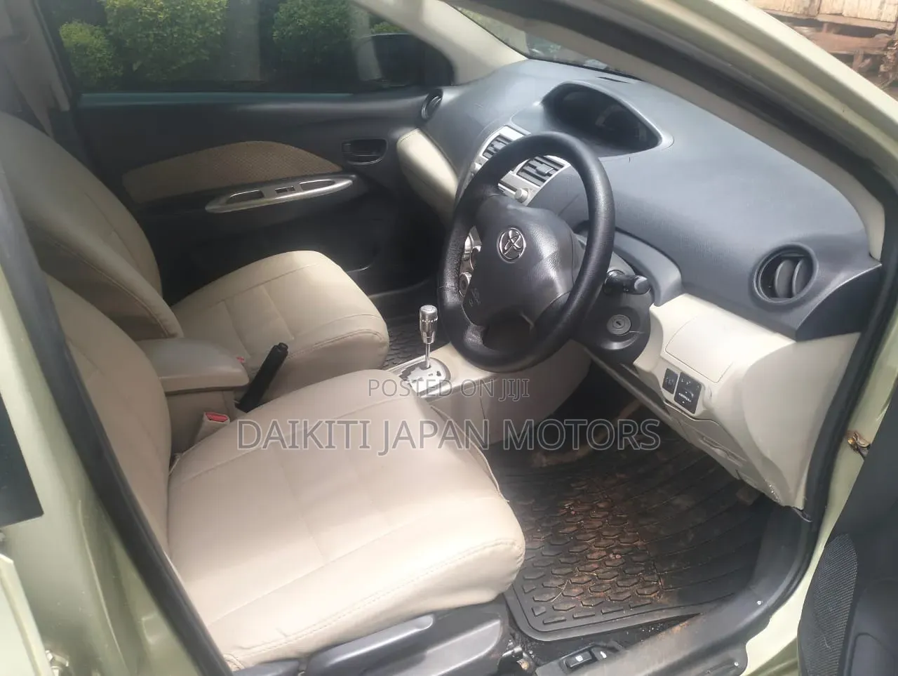 Toyota Vitz 2019 Silver