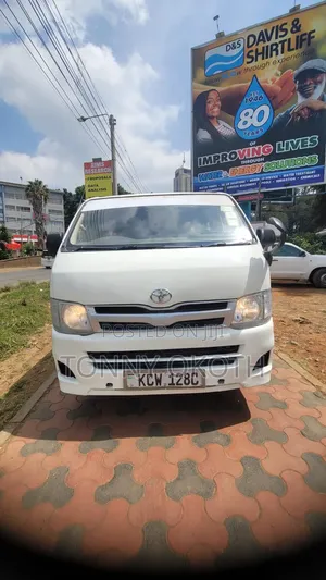 Toyota HiAce 2013 White