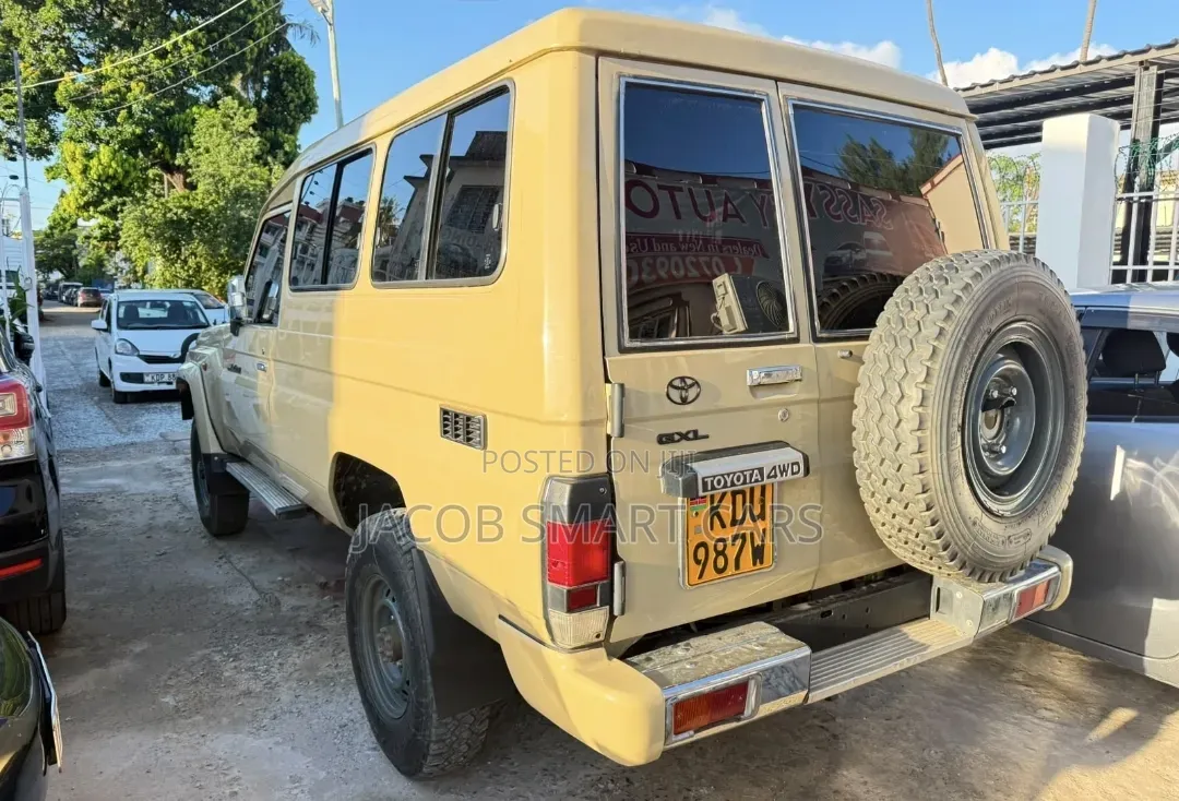 Toyota Land Cruiser 2018 Brown