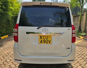 Toyota Noah 2012 White