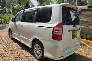 Toyota Noah 2012 White