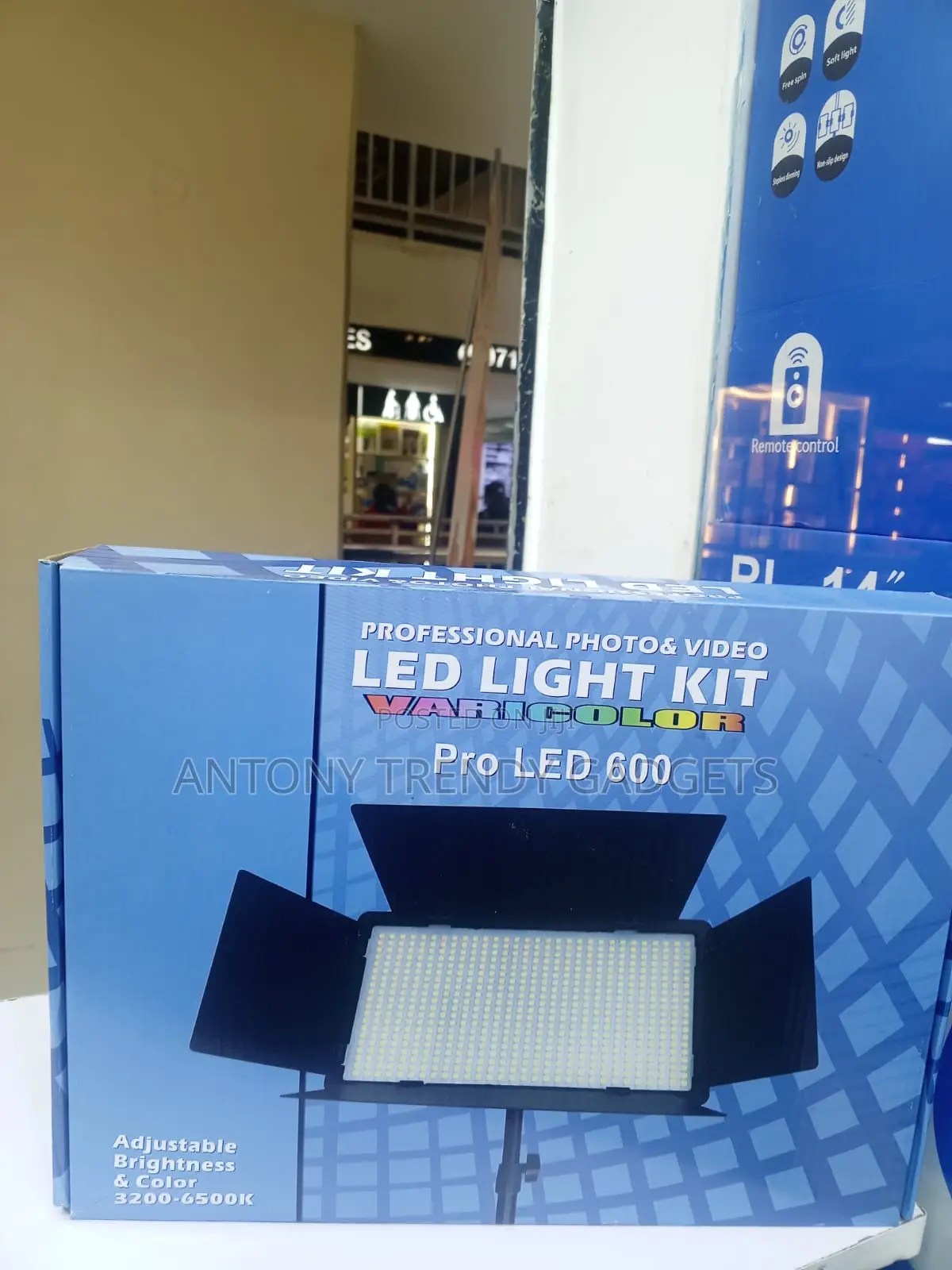 Pro Led 600 Dimmable Studio Lighting Kit -