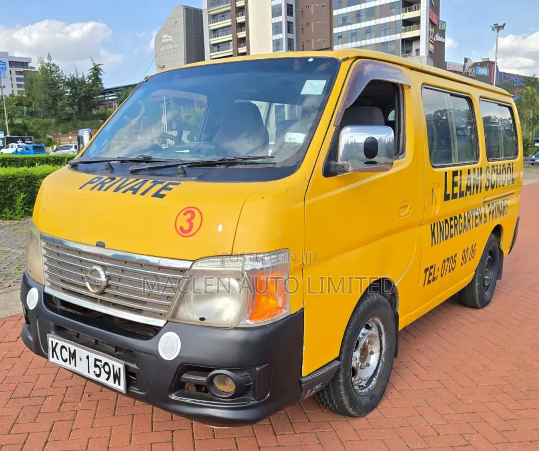 Nissan Caravan (Urvan) 2010 Yellow