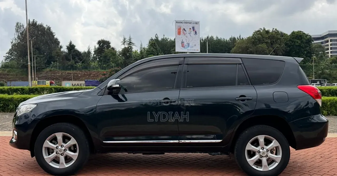 Toyota Vanguard 2013 Black