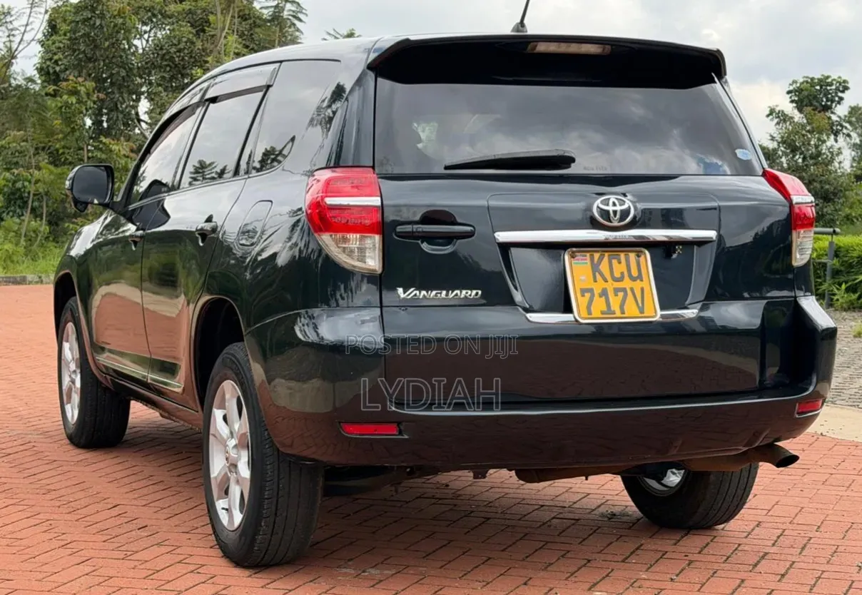 Toyota Vanguard 2013 Black