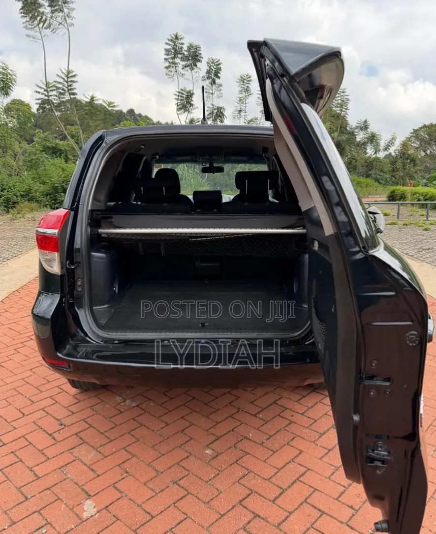 Toyota Vanguard 2013 Black