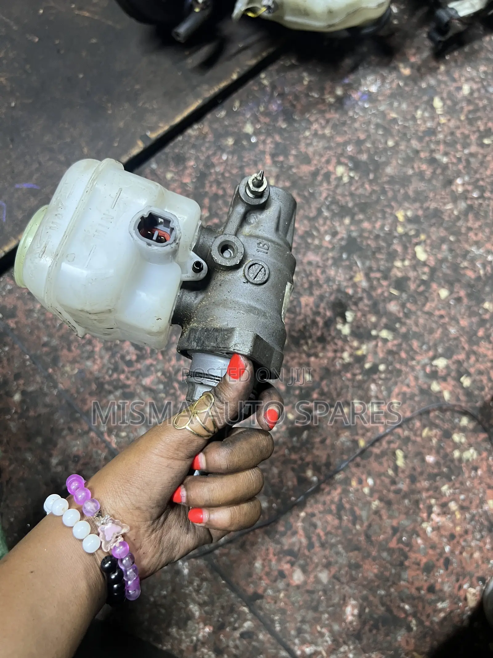 Brake Master Cylinder for Hiace 7l