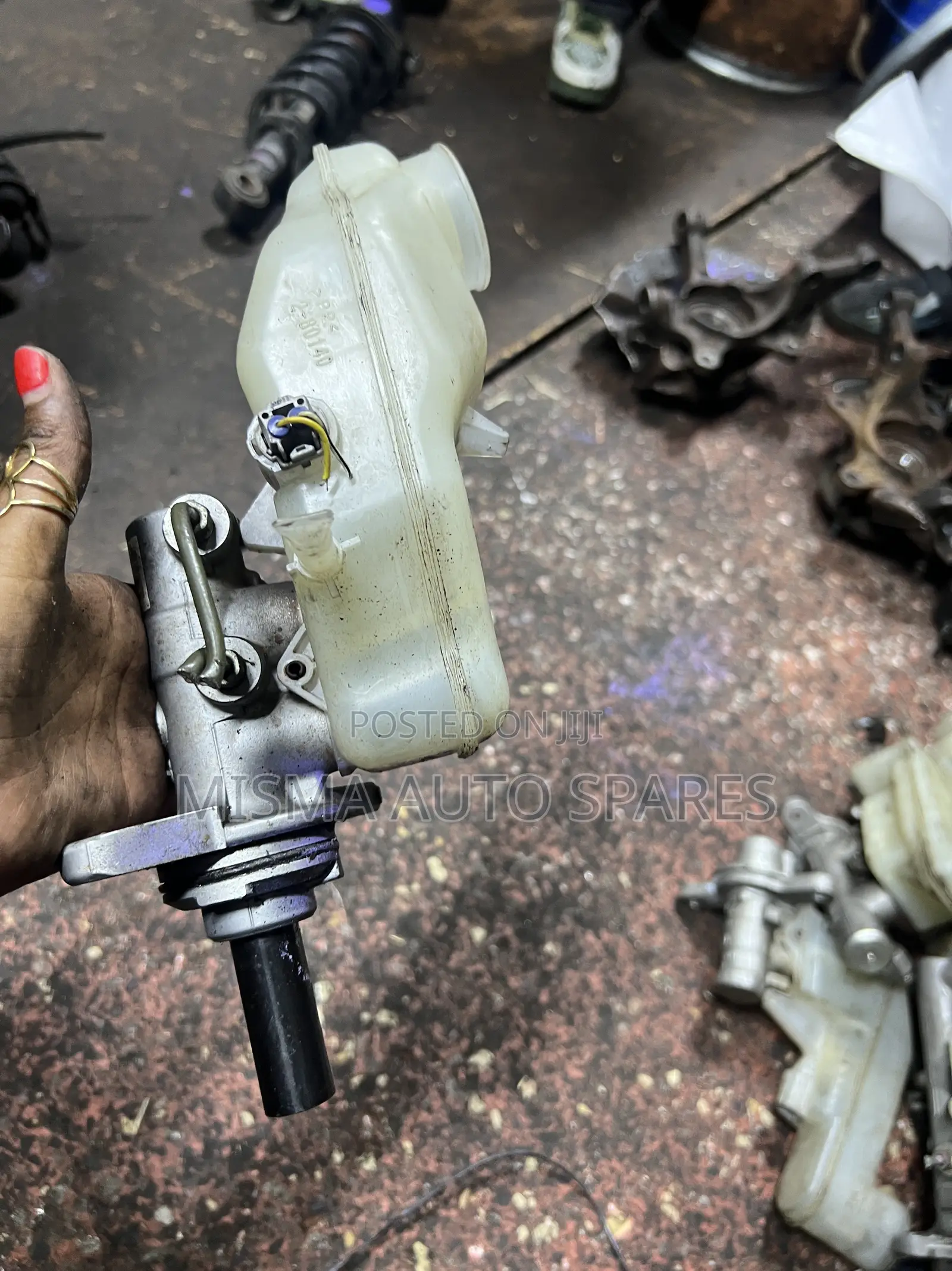Master Cylinder for Axio