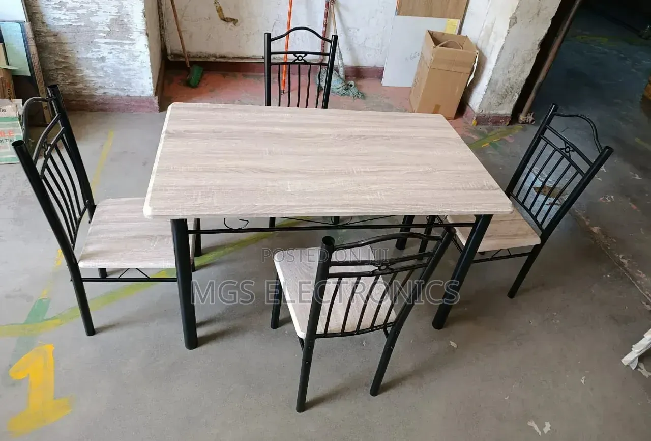 Executive 4 Sitter Dinning Table