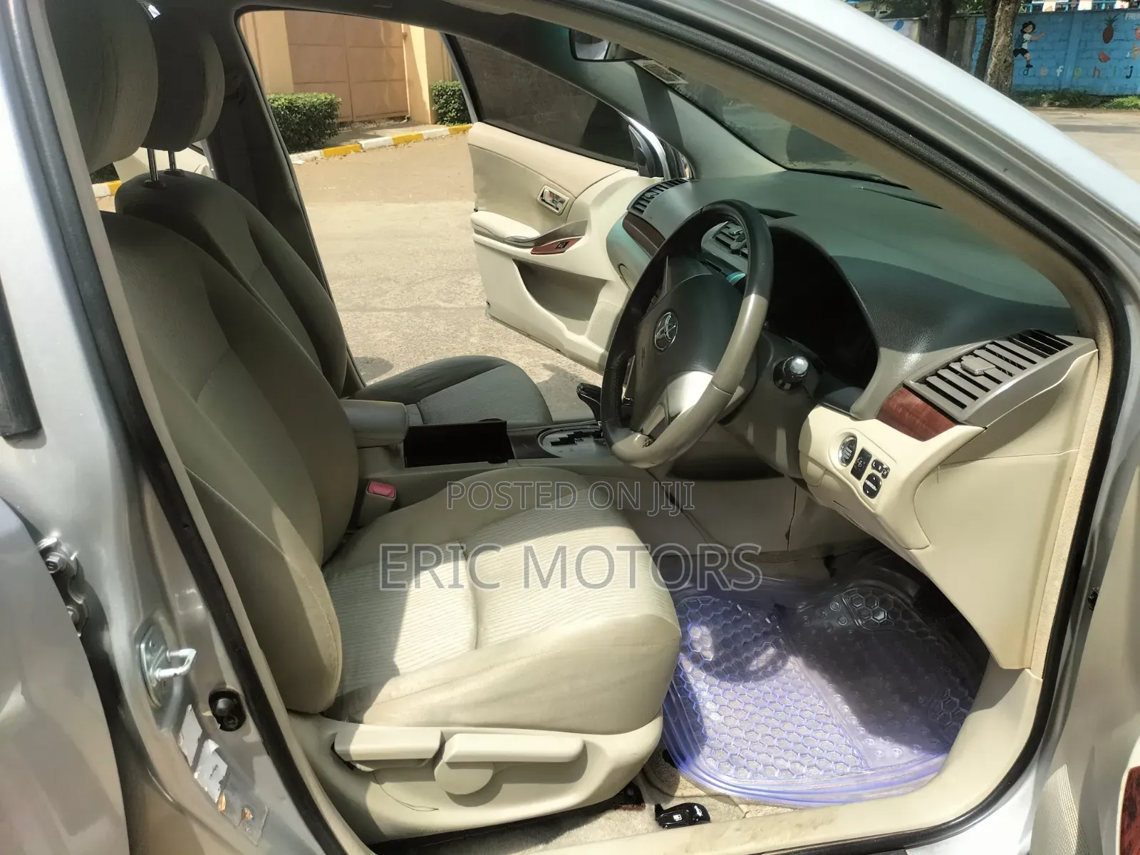 Toyota Premio 2012 Silver