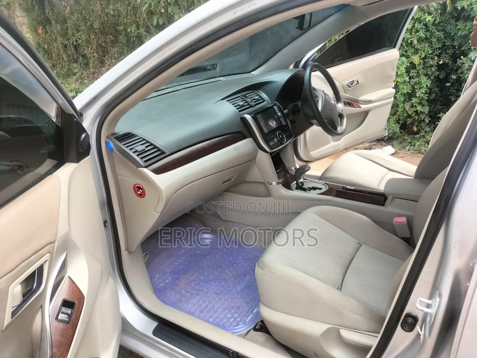Toyota Premio 2012 Silver
