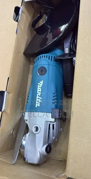 Makita 9 Inches Grinder