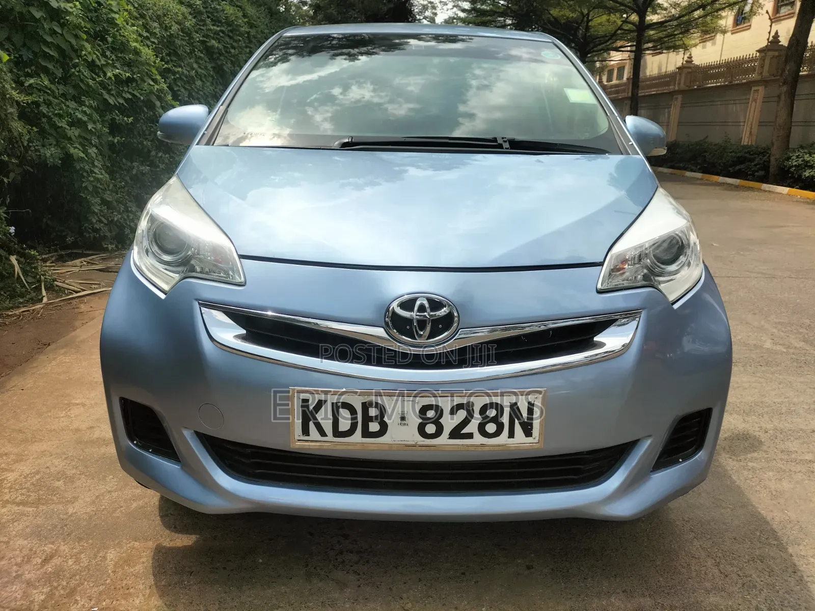 Toyota Ractis 2014 Blue