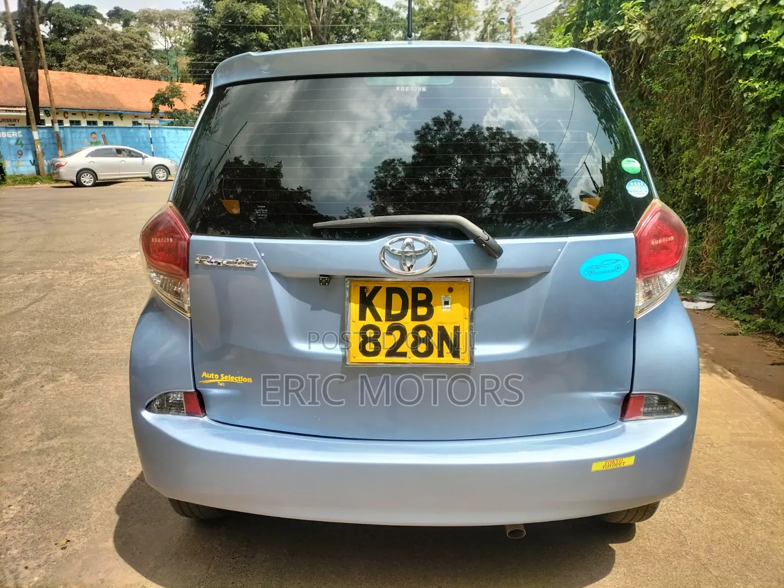 Toyota Ractis 2014 Blue