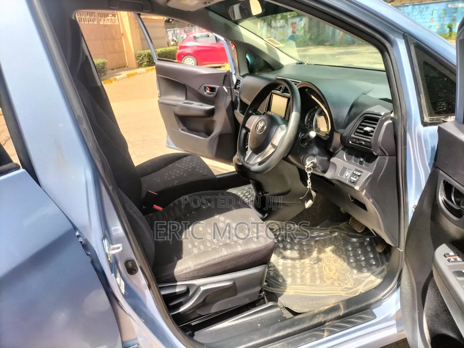 Toyota Ractis 2014 Blue