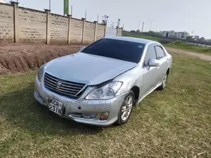 Toyota Crown 2011 Silver