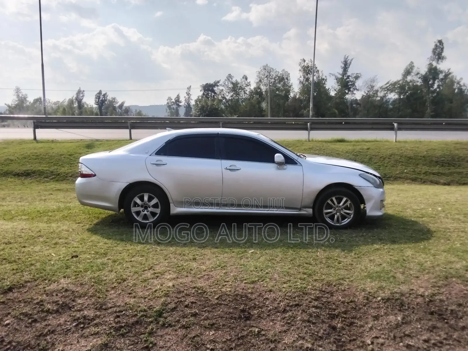 Toyota Crown 2011 Silver