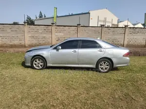 Toyota Crown 2011 Silver
