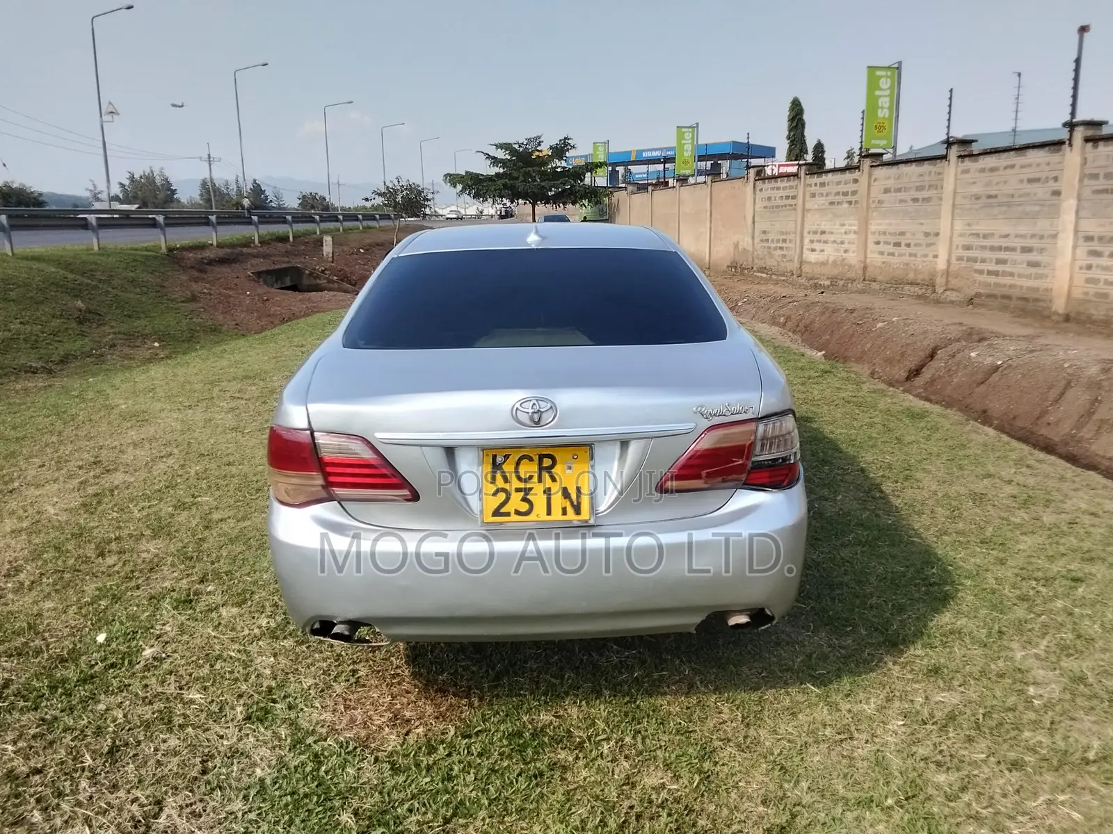 Toyota Crown 2011 Silver