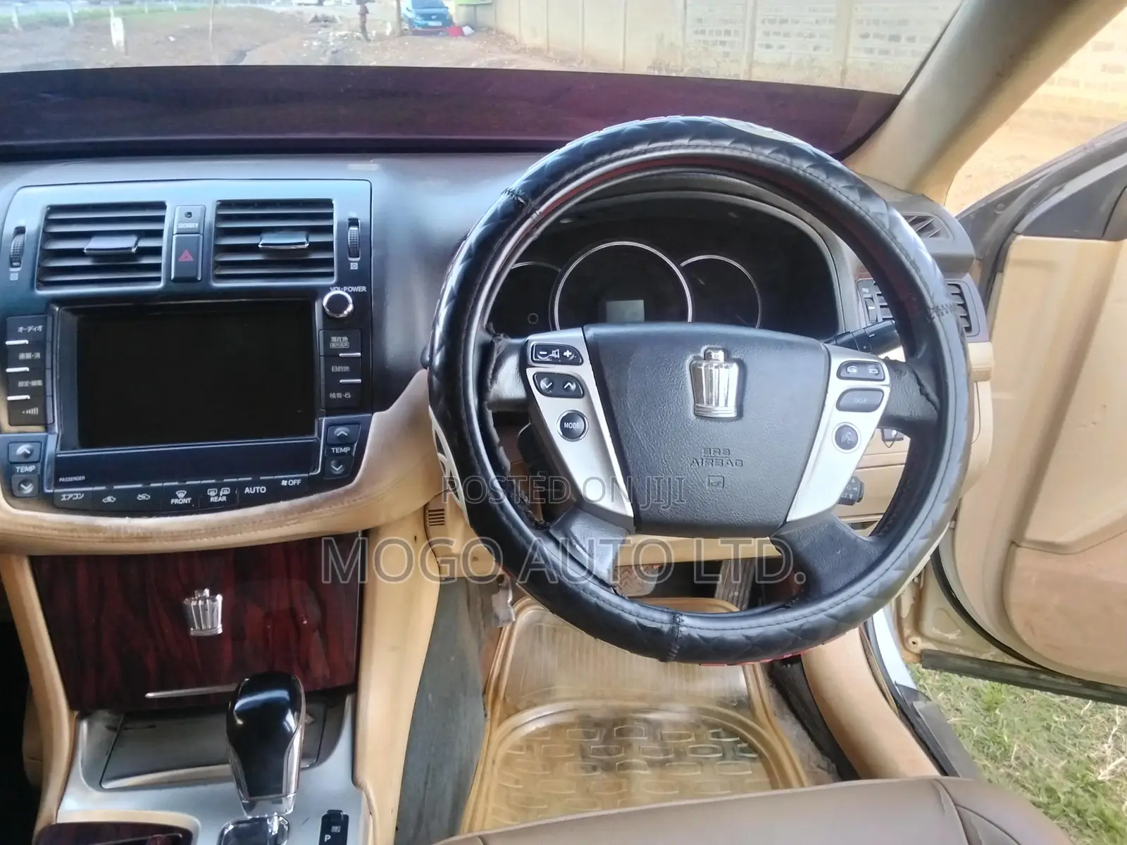 Toyota Crown 2011 Silver