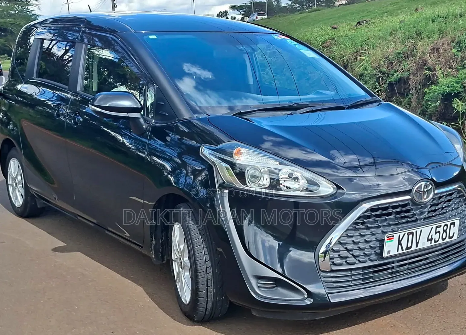 Toyota Sienta 2018 Black