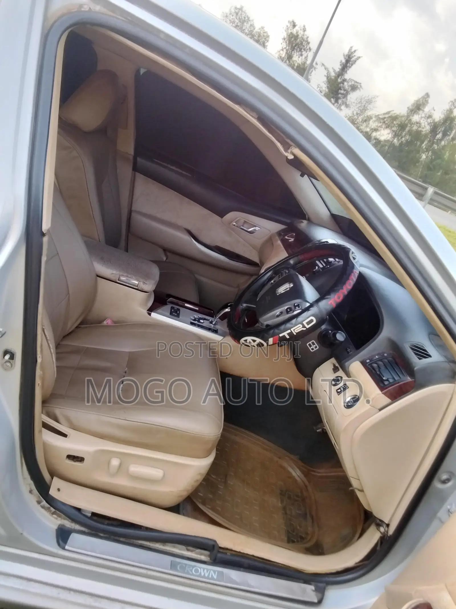 Toyota Crown 2011 Silver