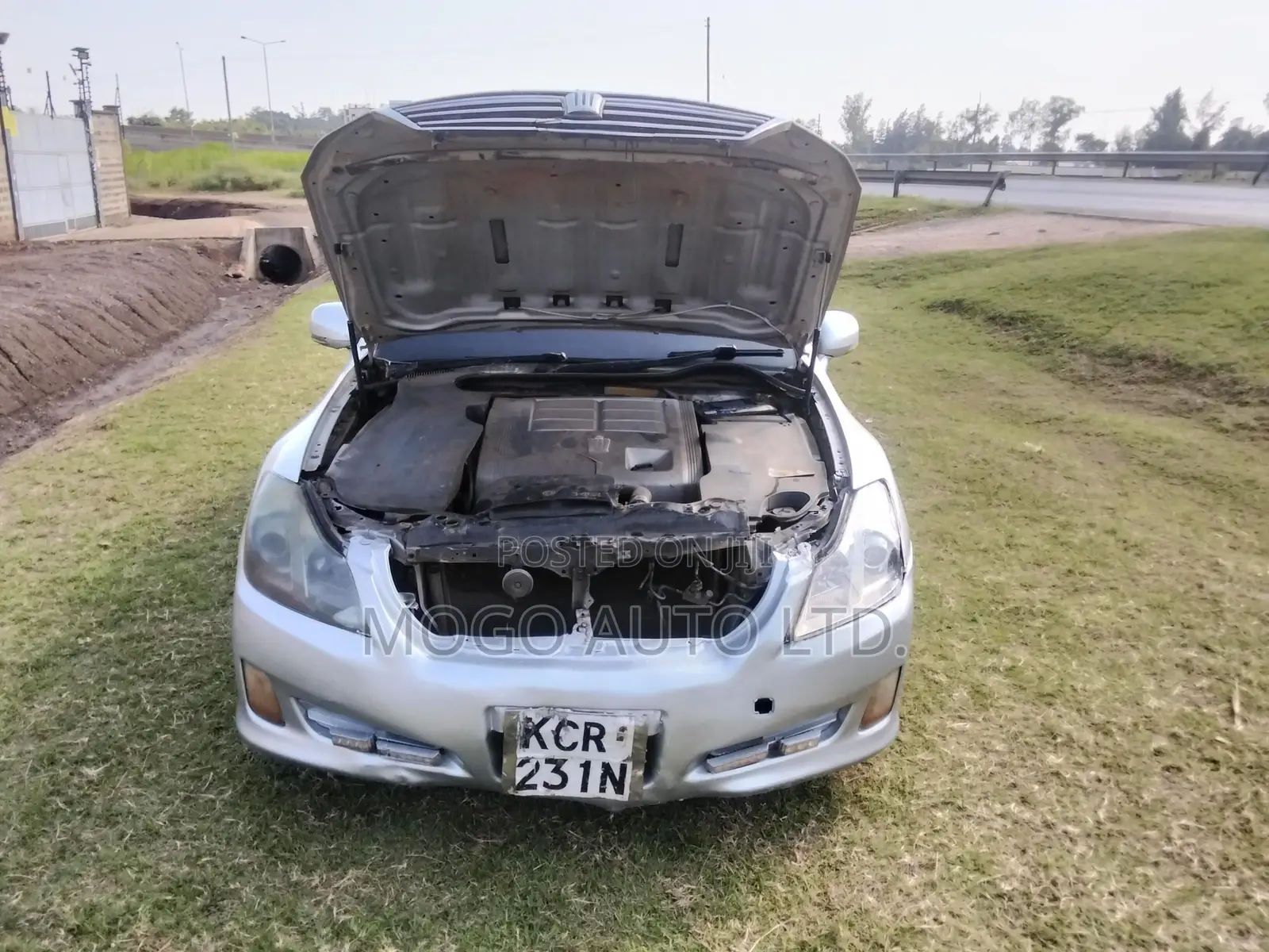 Toyota Crown 2011 Silver