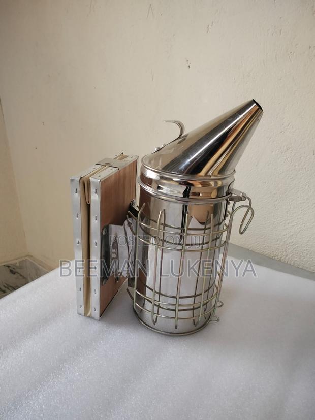 Modern Beekeeping Smoker
