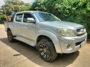 Toyota Hilux 2010 Silver