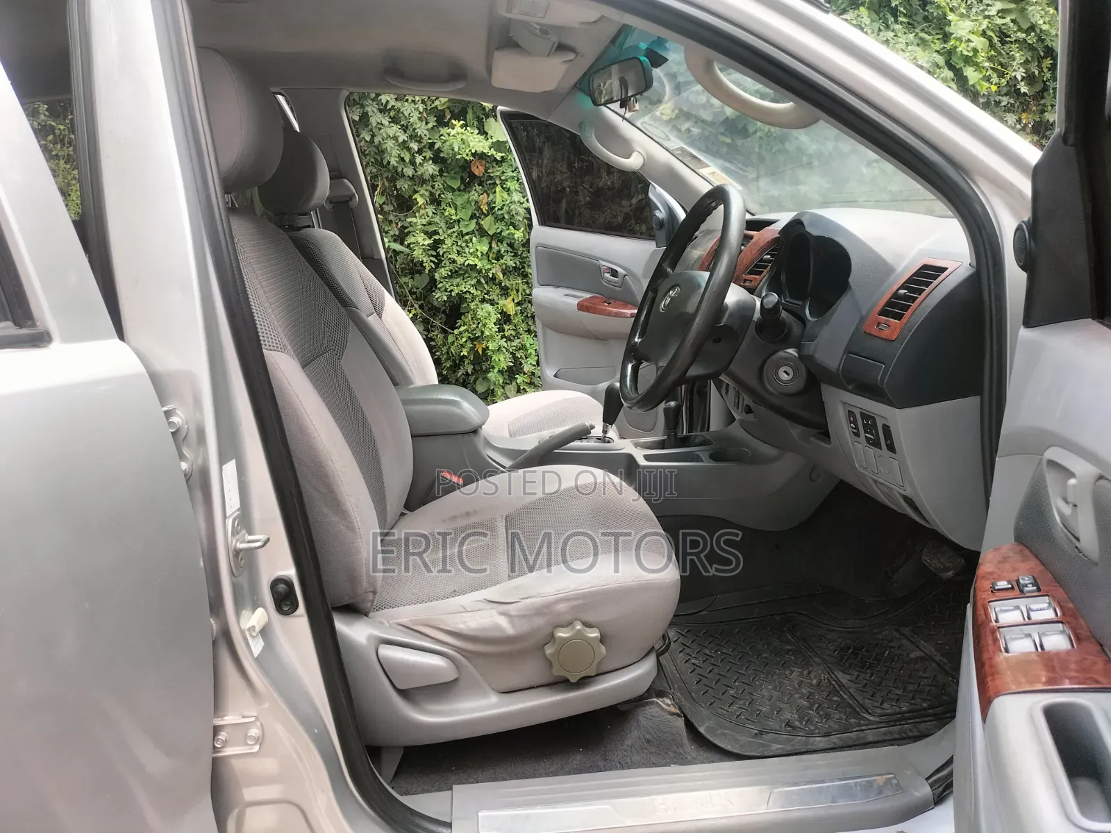 Toyota Hilux 2010 Silver