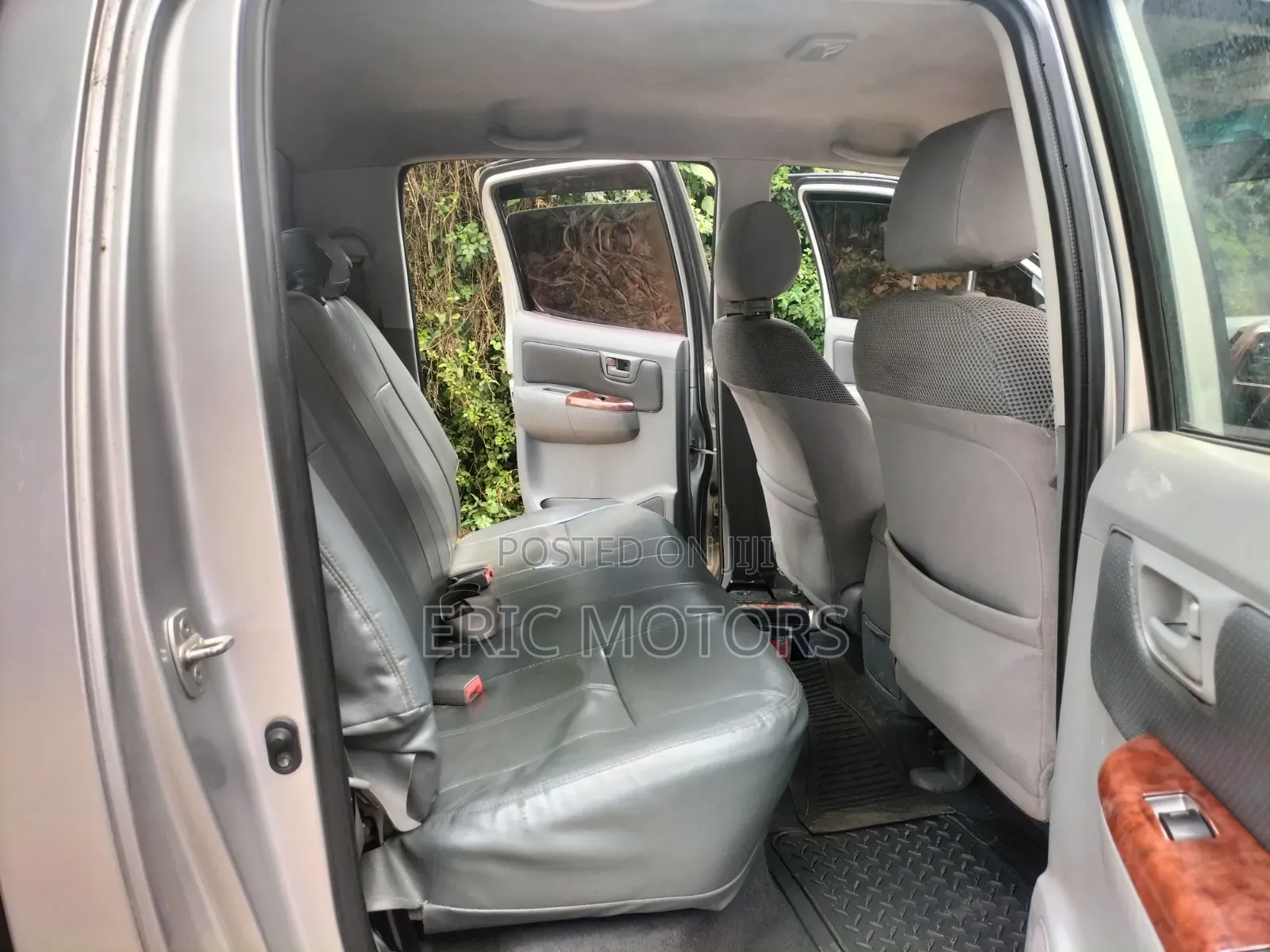 Toyota Hilux 2010 Silver