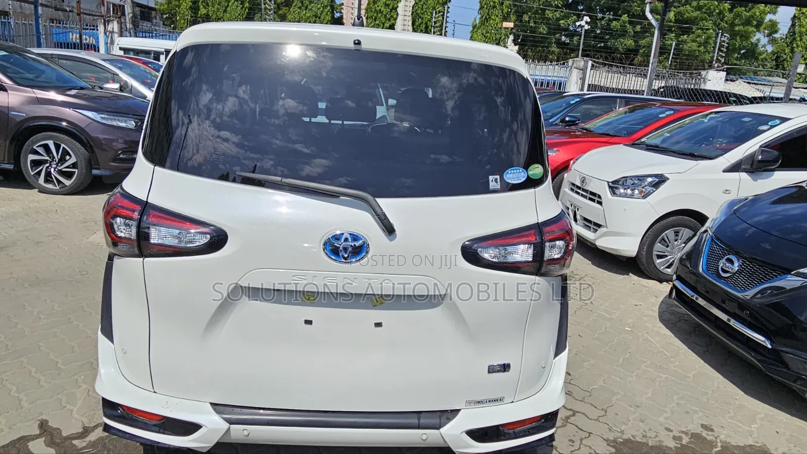 Toyota Sienta 2020 White