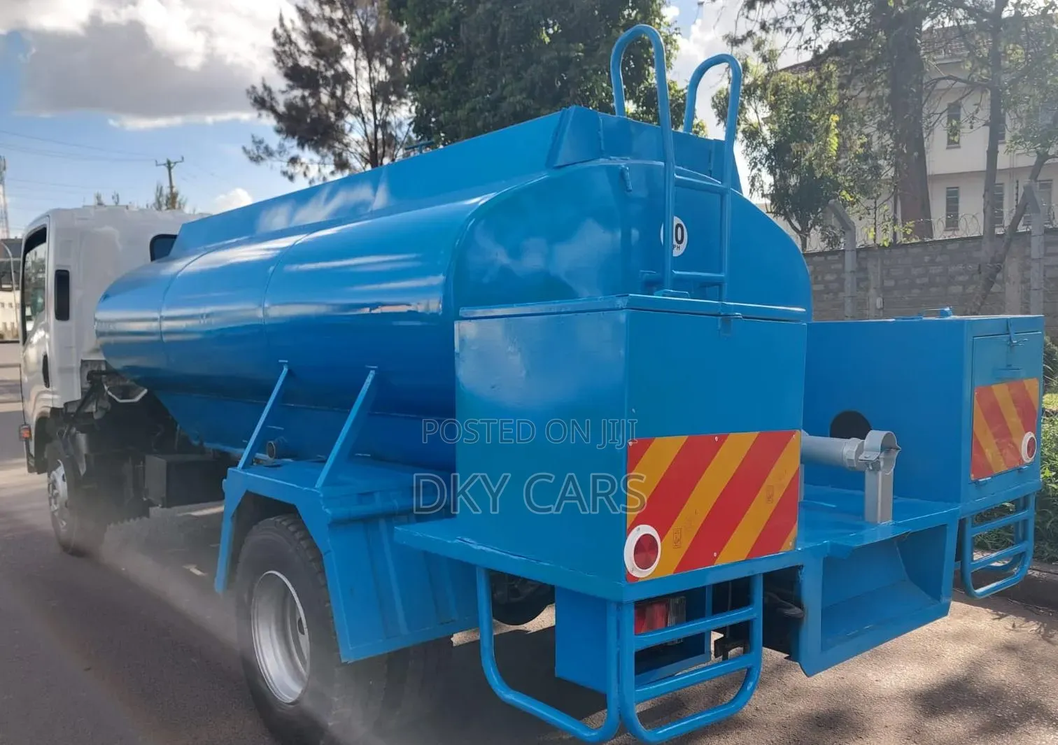 Isuzu NPR Water Boozer