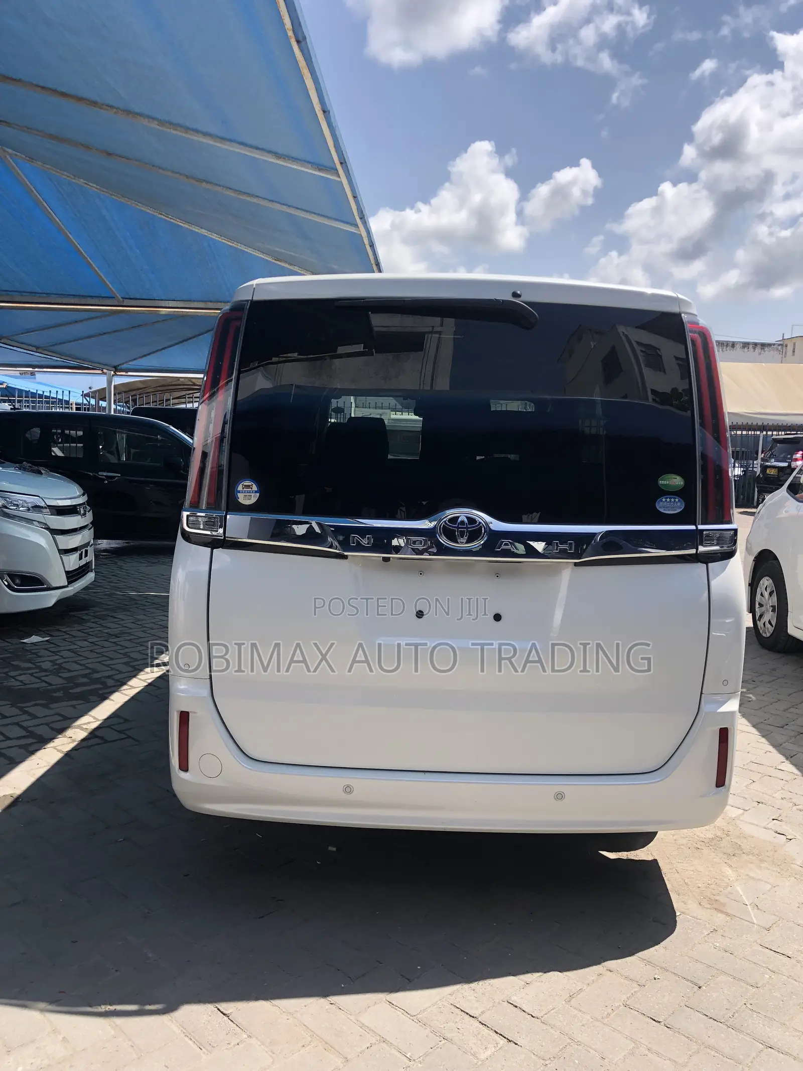Toyota Noah 2019 White