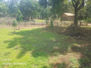3bdrm Bungalow in Jacaranda Beach Road, Malindi for sale