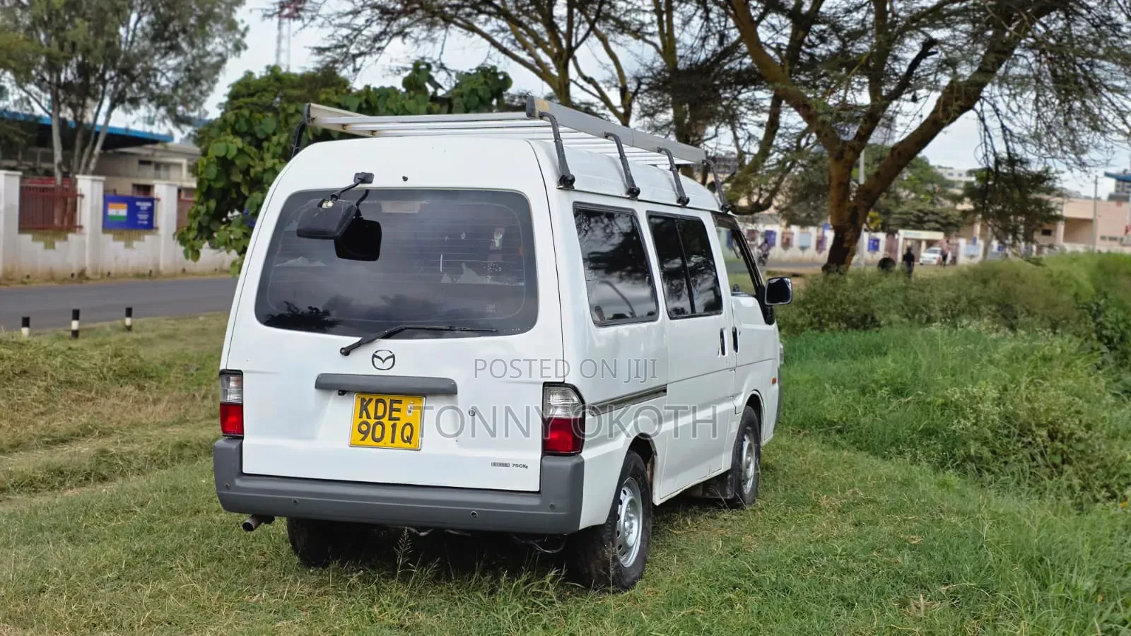 Mazda Bongo 2014 White