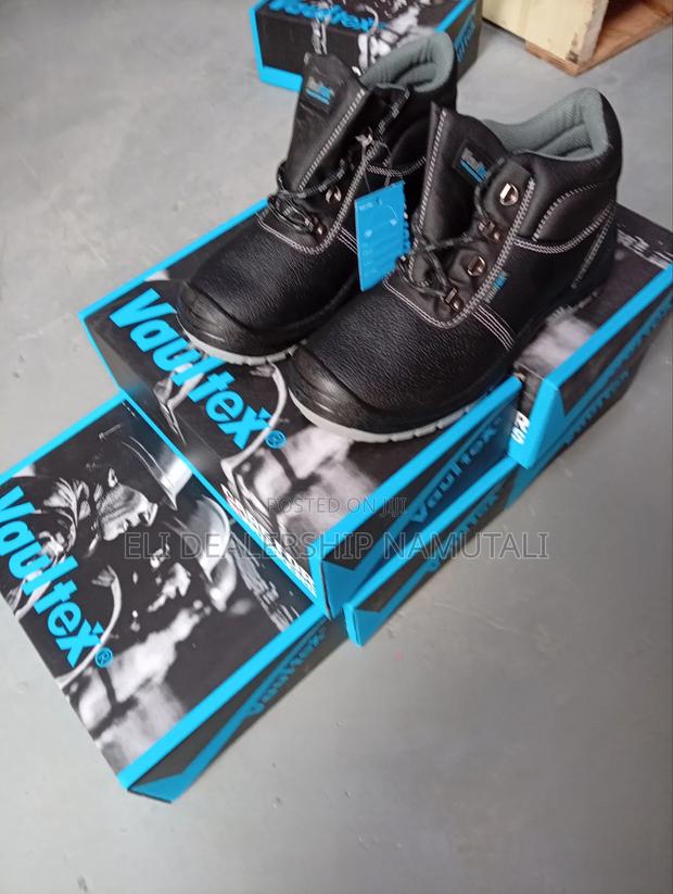 Maximum Protection Heavy-duty Vaultex Safety Shoes - thumbnail 2