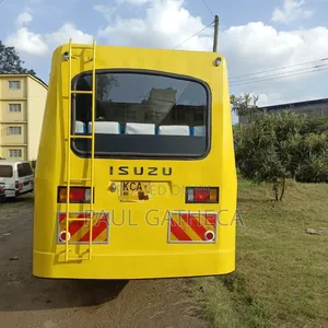 Isuzu NQR 2015 Yellow
