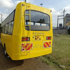 Isuzu NQR 2015 Yellow