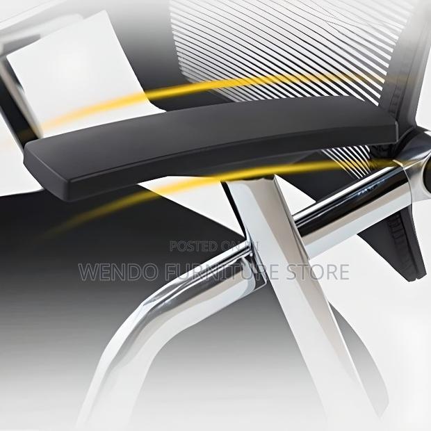 Office Chairs; Visitors Mesh Foldable Chair With Pad - thumbnail 4