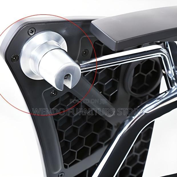 Office Chairs; Visitors Mesh Foldable Chair With Pad - thumbnail 5