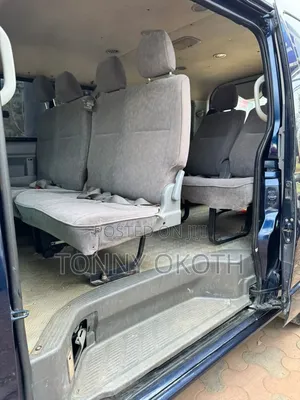 Toyota HiAce 2011 Blue
