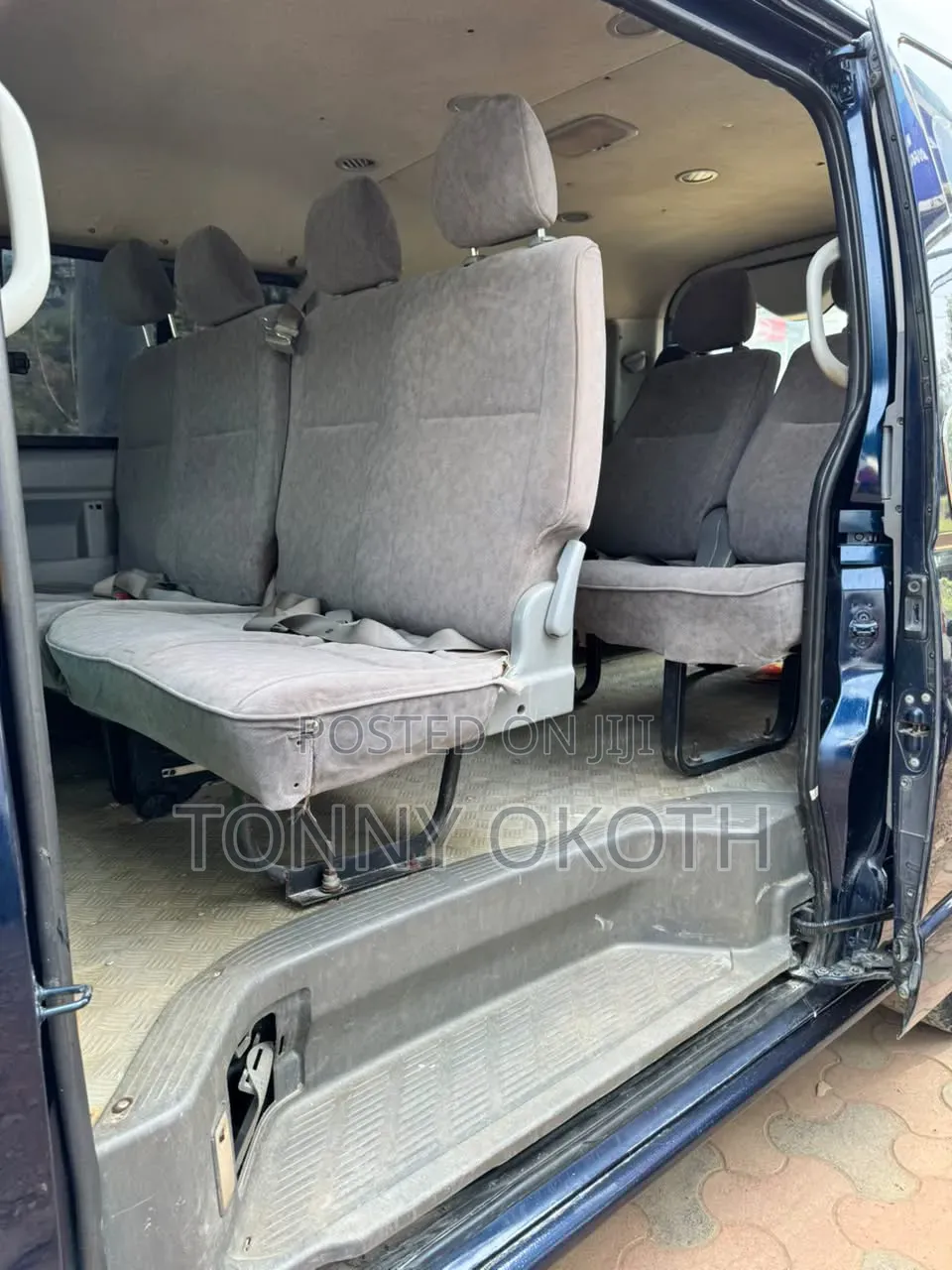 Toyota HiAce 2011 Blue