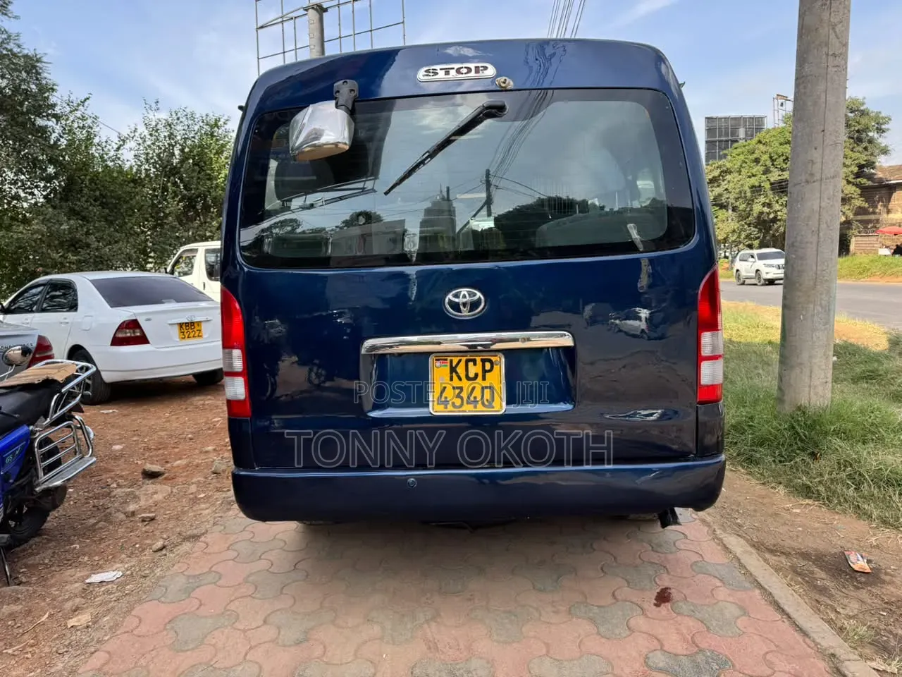 Toyota HiAce 2011 Blue
