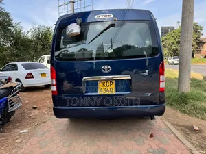 Toyota HiAce 2011 Blue