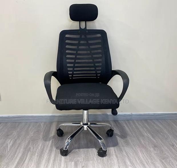 Headrest Swivel Computer Chair. - thumbnail 5