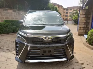 Toyota Voxy 2018