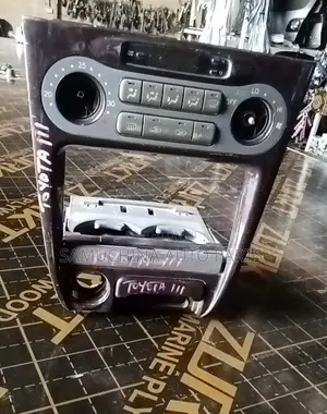 Radio Console Toyota Corolla Ae 110
