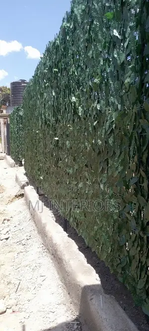 Artificial Privacy Fence Roll Green Wall Cover for Outdoor Spaces